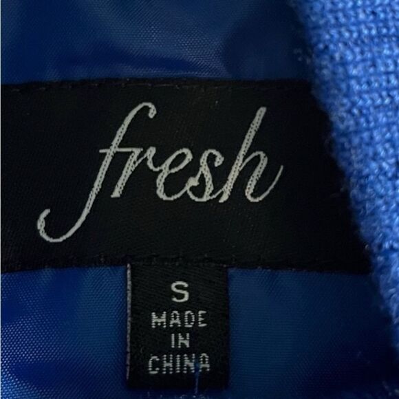 Fresh Blue Puff Vest Diamond Pattern Knit Side and Collar Women’s Size Small - Picture 5 of 8